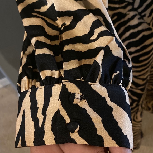 CHELSEA28 Dress - Picture 4 of 5